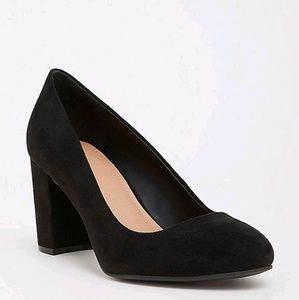 Torrid Black Faux Suede Pump